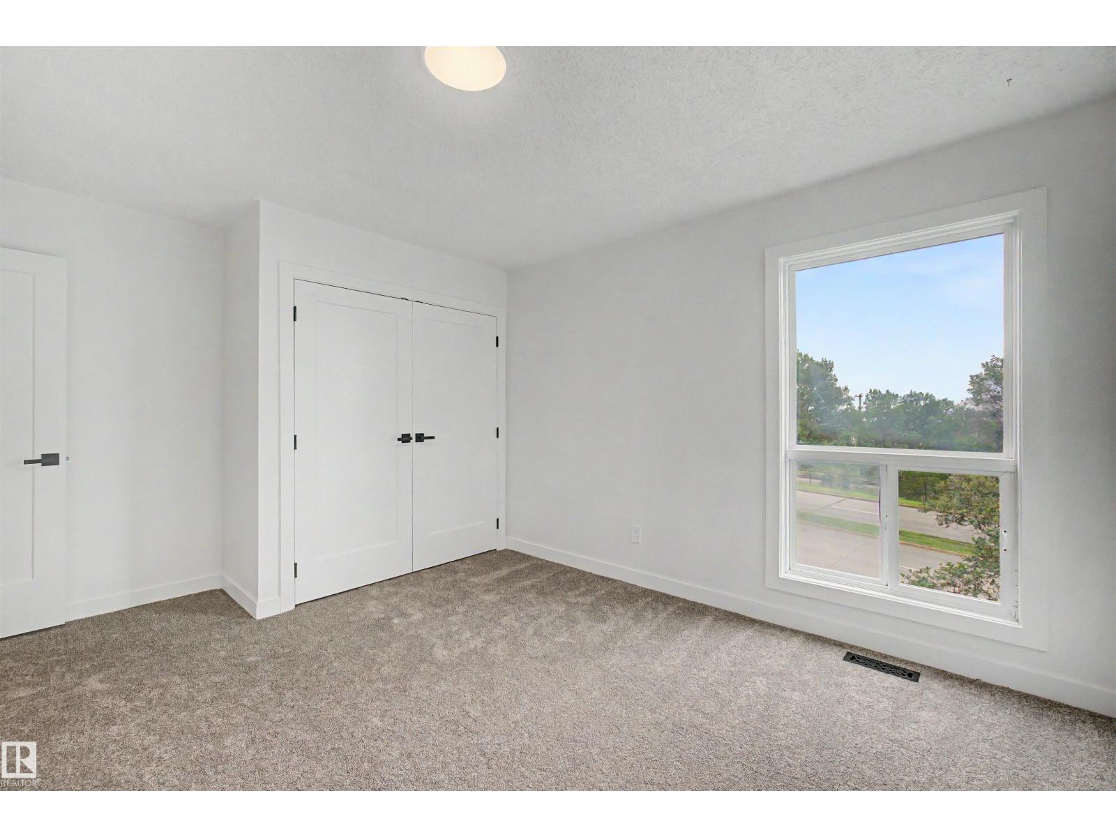 215 GRANDIN VG - Image 28