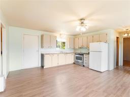 12 Linden Drive, Lac Du Bonnet Rm, MB R0E1A0 Photo 8