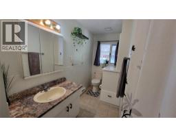 Laundry room - 422 Dogwood Avenue, Sicamous, BC V0E2V1 Photo 8