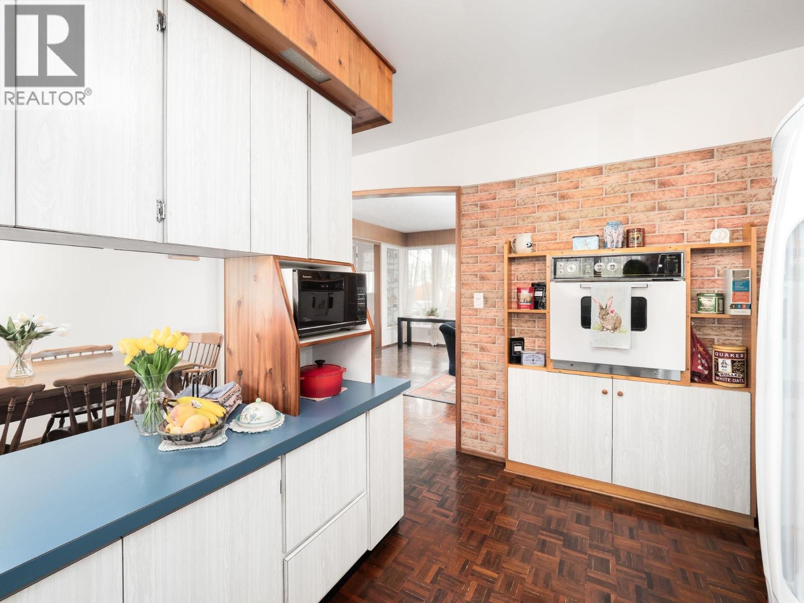 1688 AINTREE DRIVE - 7