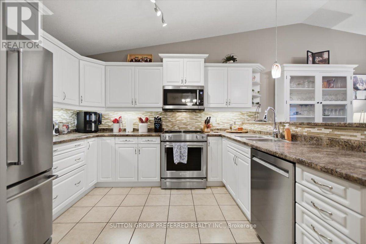 #72 869 WHETHERFIELD STREET - Image 17