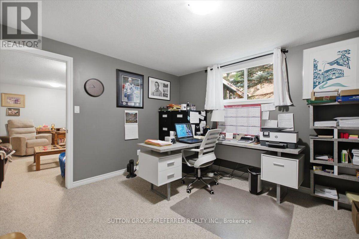 #72 869 WHETHERFIELD STREET - Image 36