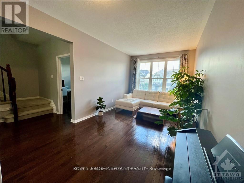 4 Bed, 3 Bath House for Rent in Ottawa – 140 BATTERSEA CRESCENT, Ottawa – MLS# X13679556 - Image 14