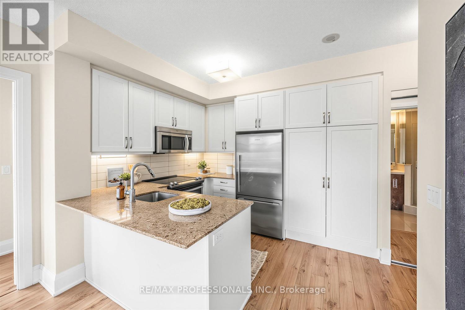 #417 2 OLD MILL DRIVE - 10
