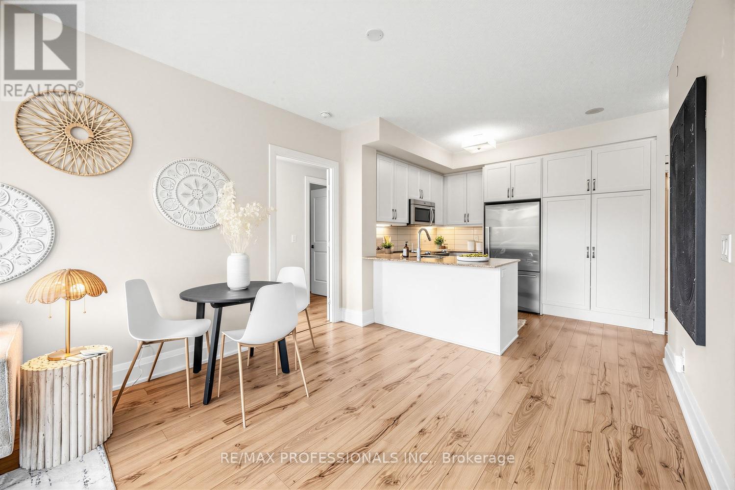 #417 2 OLD MILL DRIVE - 9
