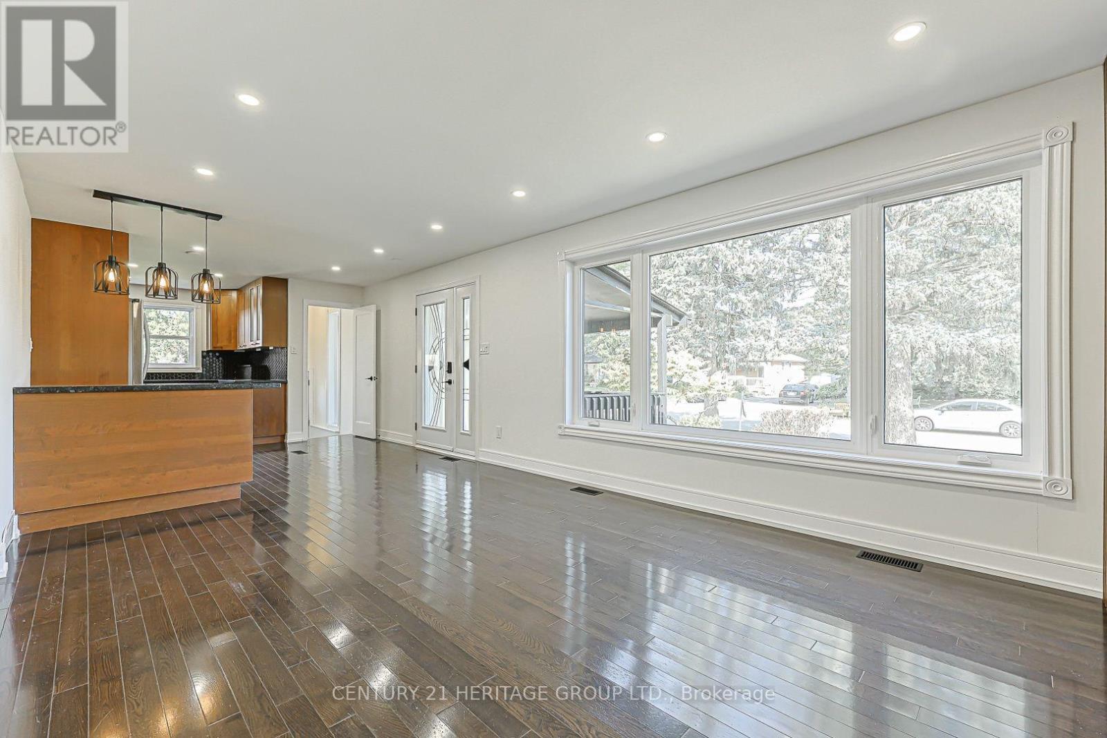 314 WENLOCK AVENUE - 5