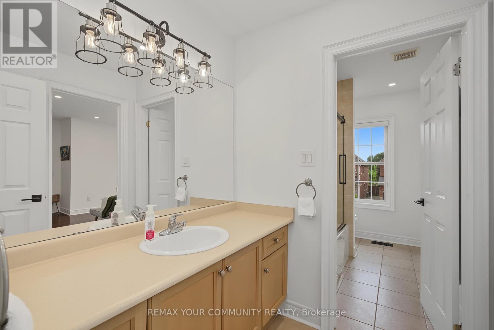 8 YEMINA GATE - Image 35
