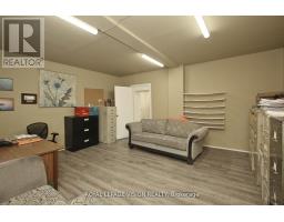 819 Pape Avenue, Toronto, ON M4K3V1 Photo 15