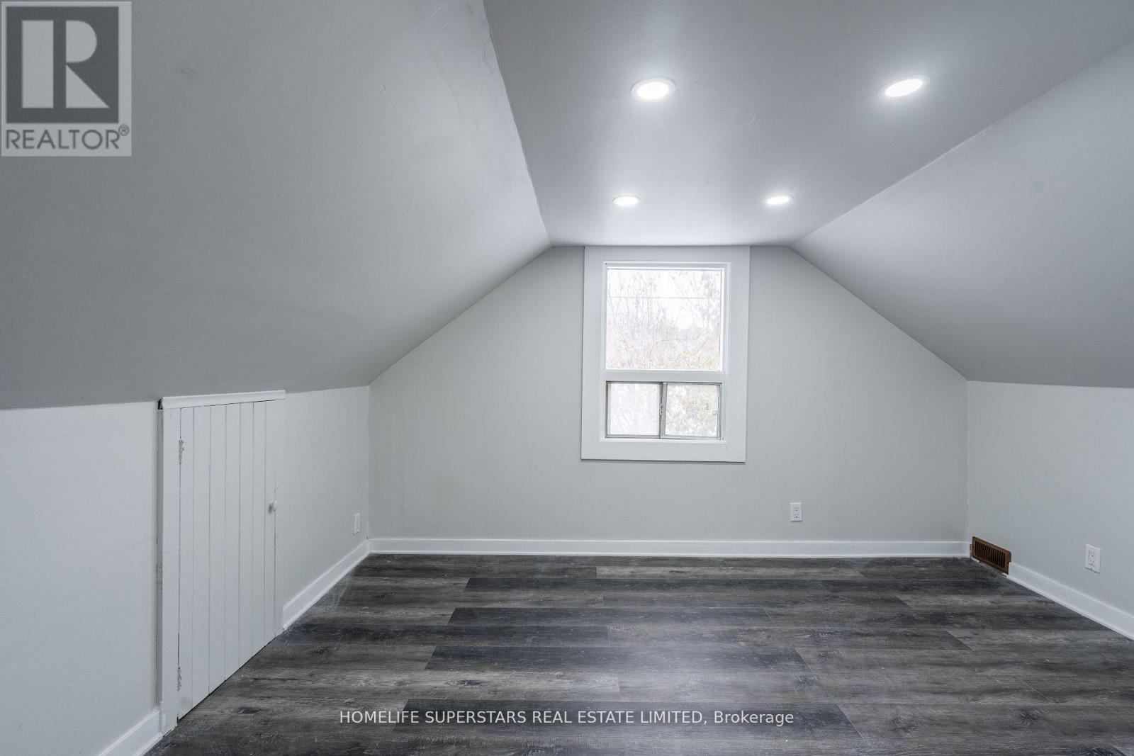 4550 HOMEWOOD AVENUE - 11