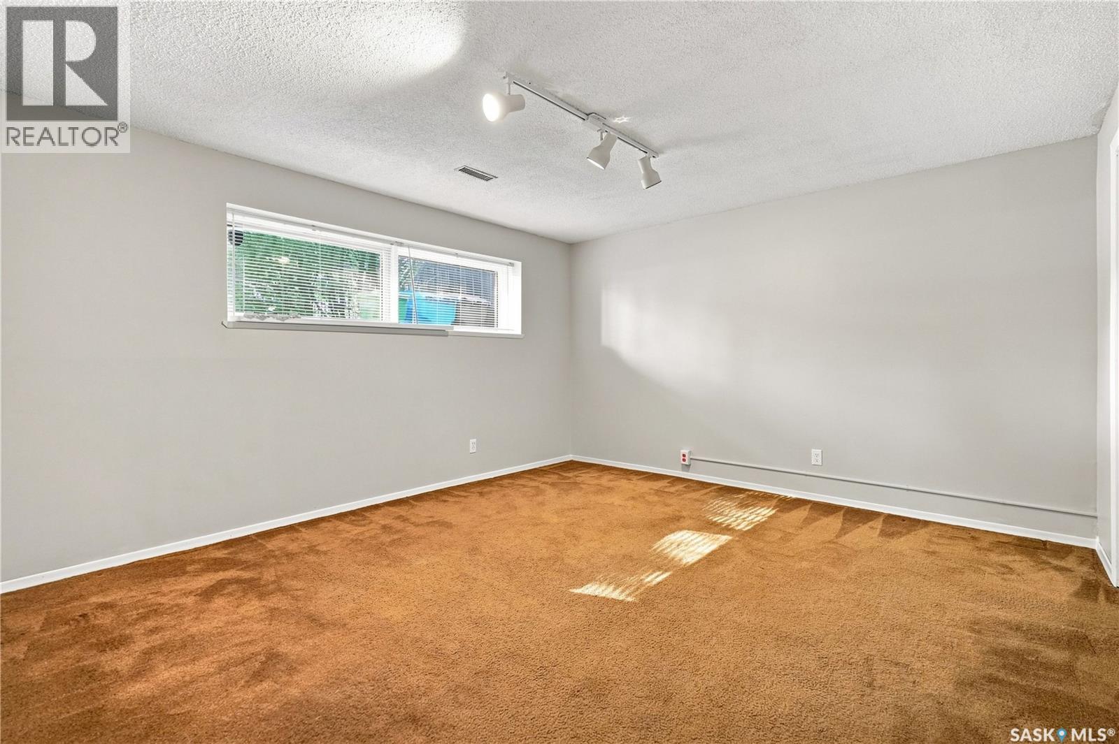 843 N McIntosh STREET - 38