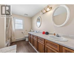 309 Edgewood Street, Sarnia, ON N7S5S1 Photo 15