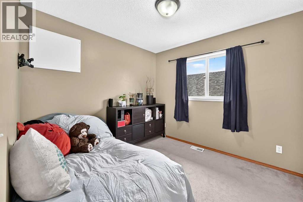 27 Erin Meadow Crescent SE - 19