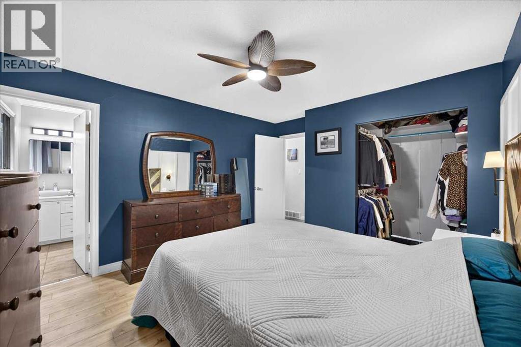 661 12 Avenue - Photo 15