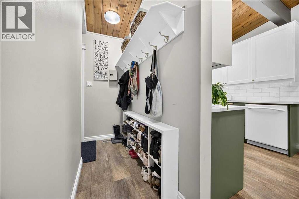 661 12 Avenue - Photo 24