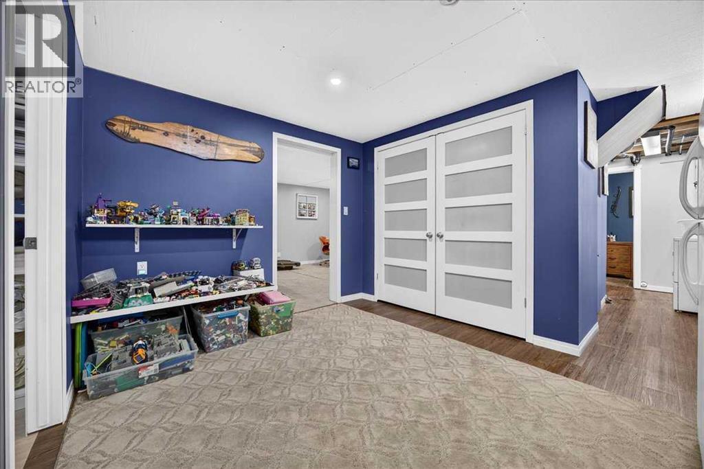 661 12 Avenue - Photo 37