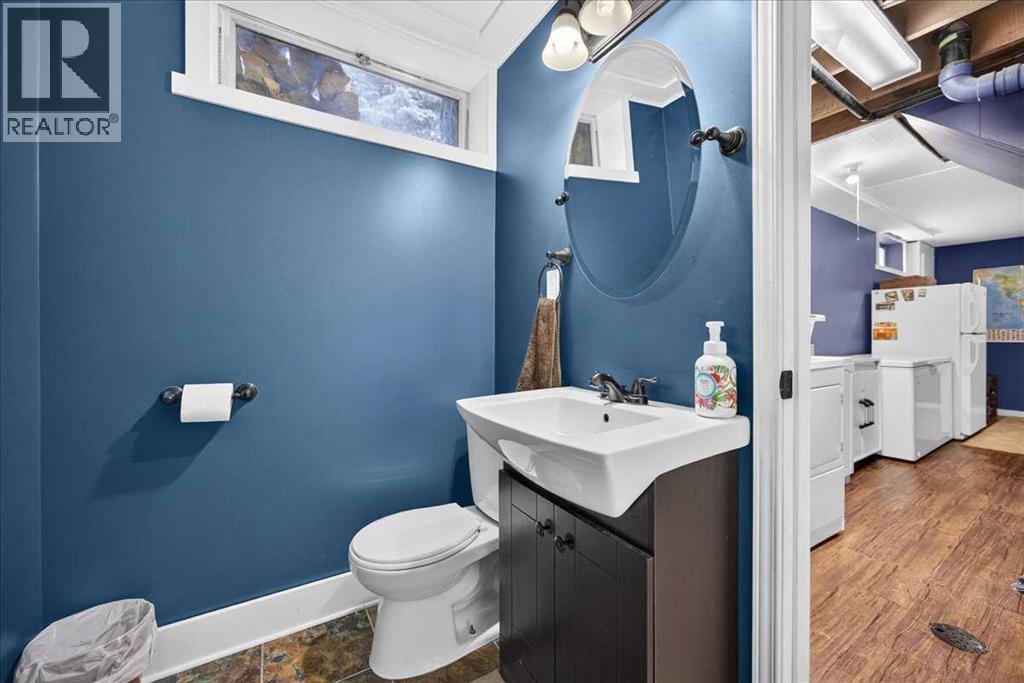 661 12 Avenue - Photo 33