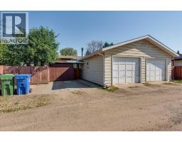 43 Oak Street, Red Deer, AB T4P2N7 Photo 41