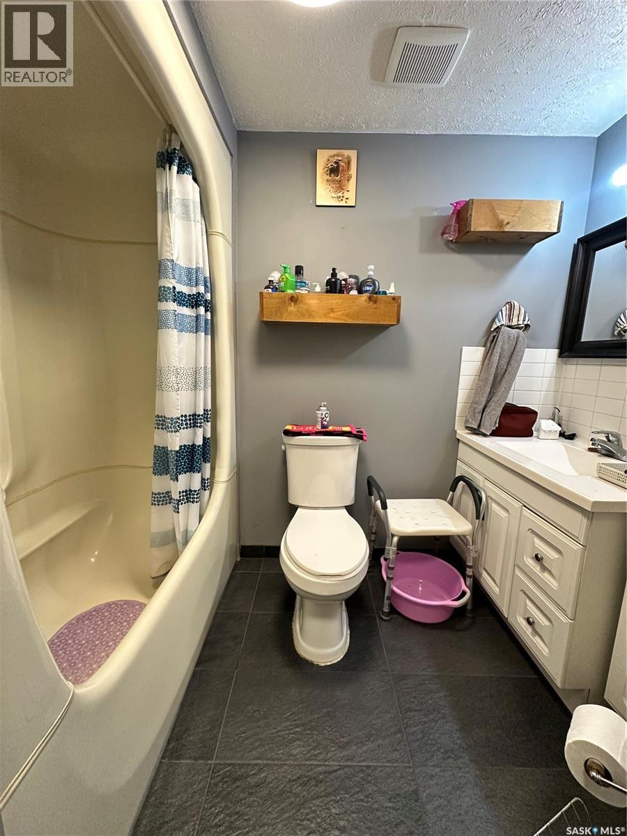 118 5th AVENUE W - Image 13