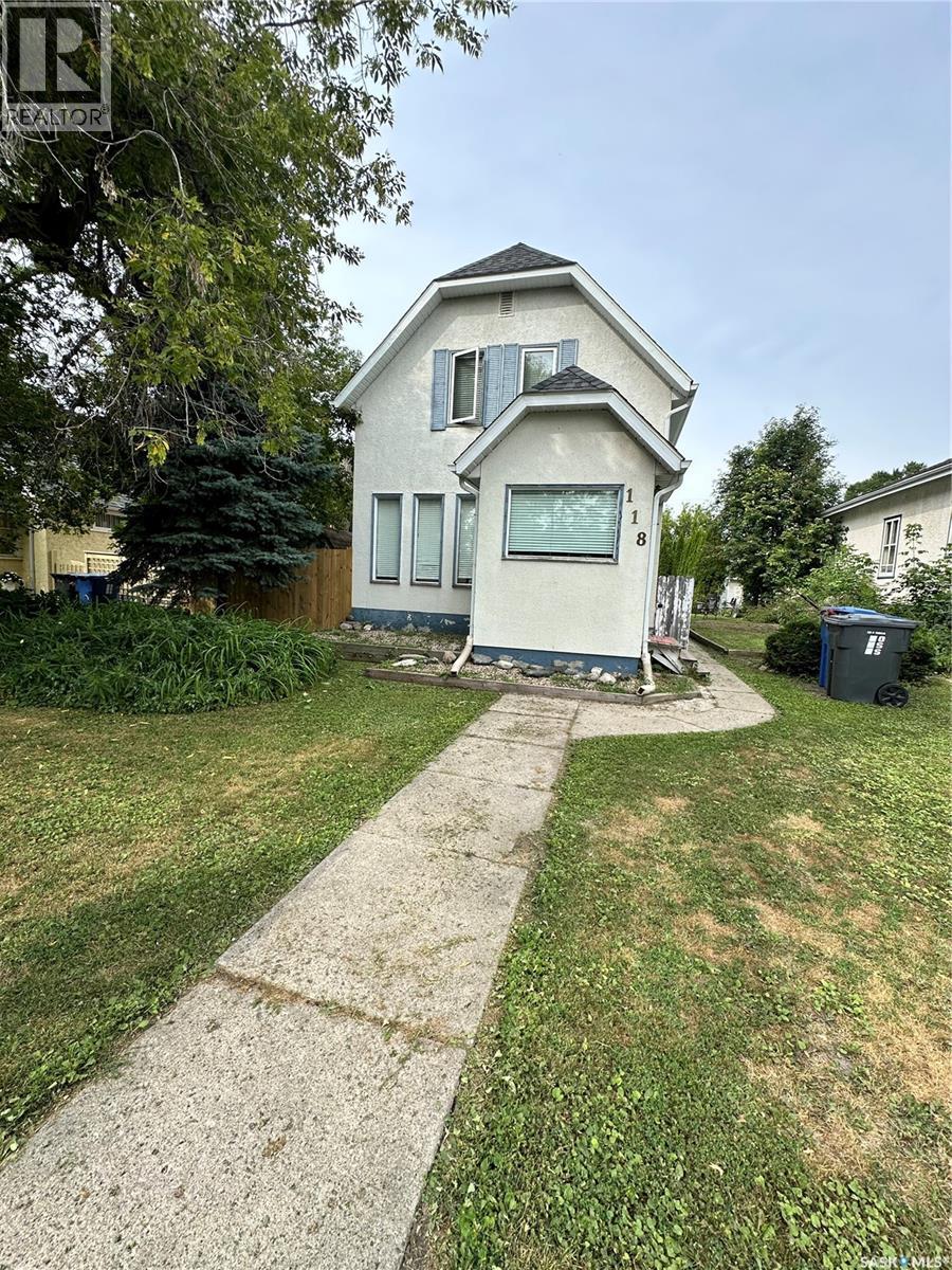 118 5th AVENUE W