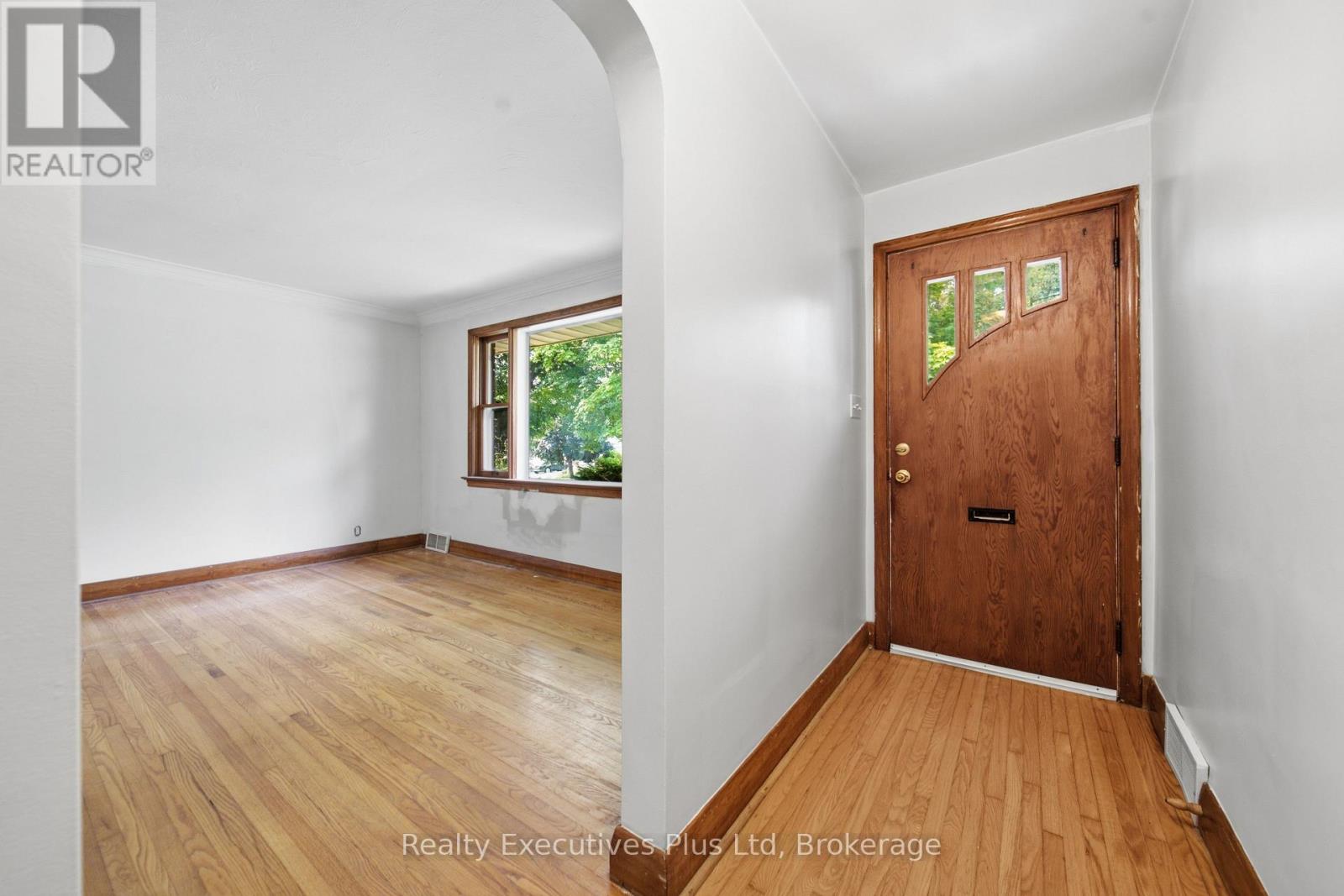 361 METCALFE STREET - Image 4