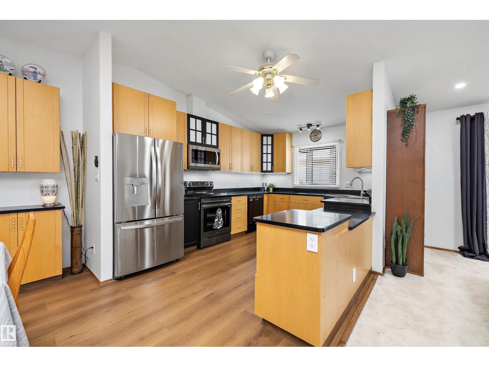 4717 25 AV NW - Image 18