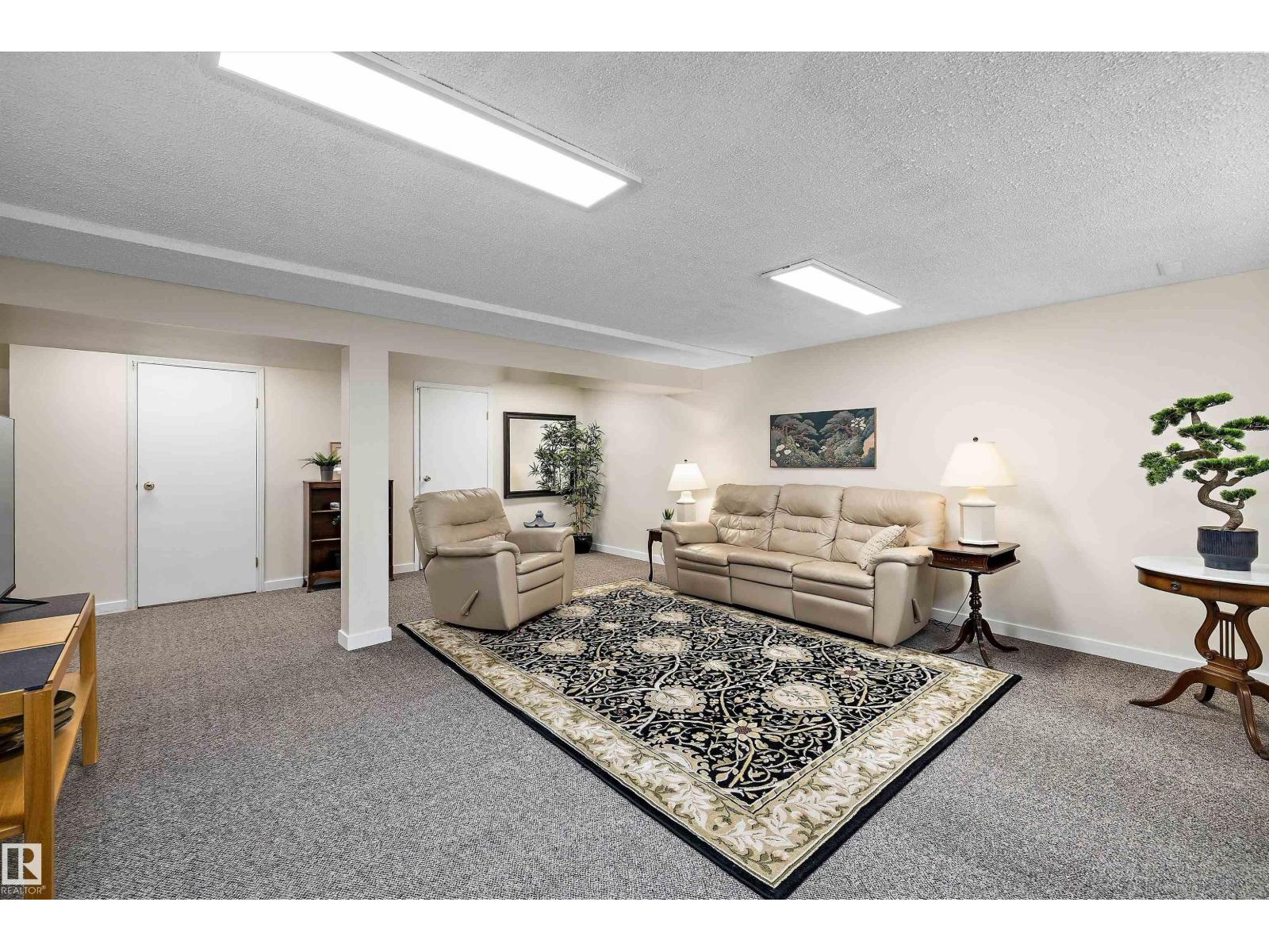 4717 25 AV NW - 41