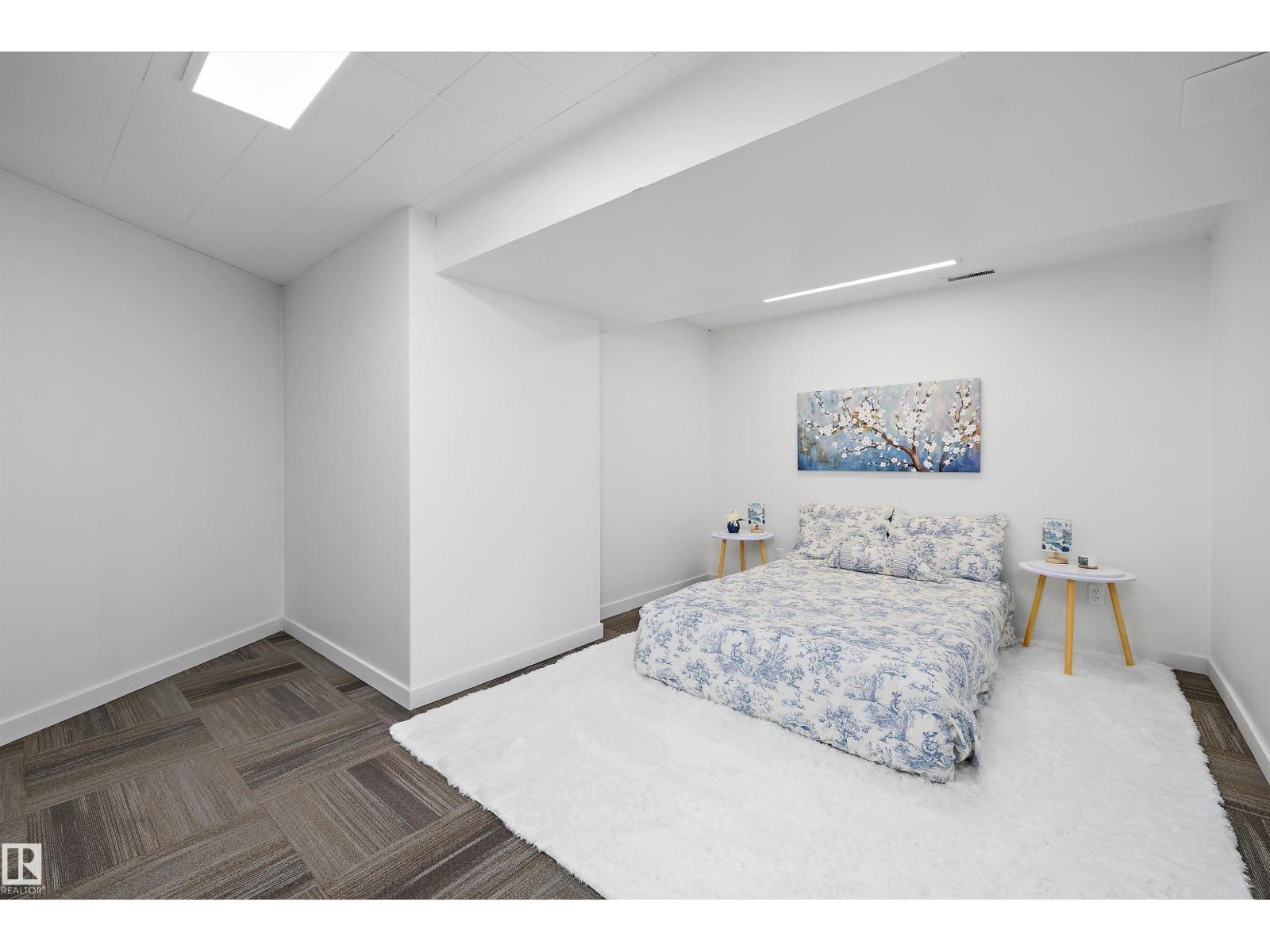 4717 25 AV NW - 44