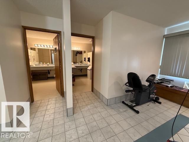 4717 25 AV NW - 71