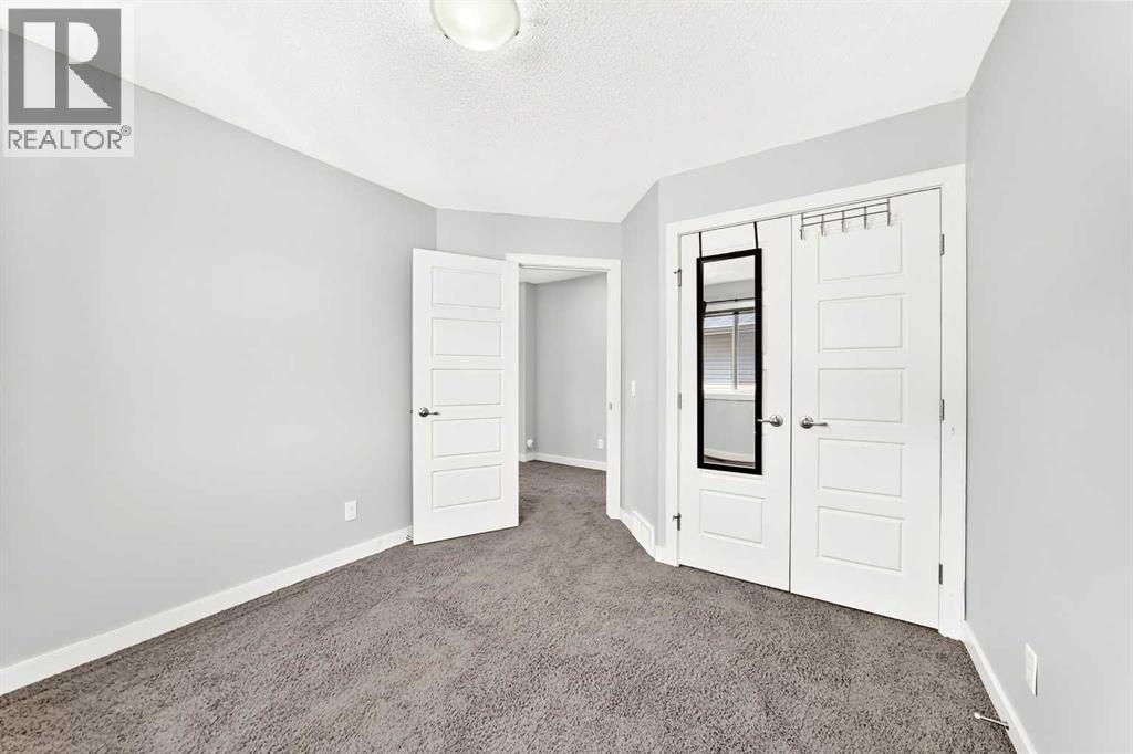 325 Evanspark Gardens NW - 27