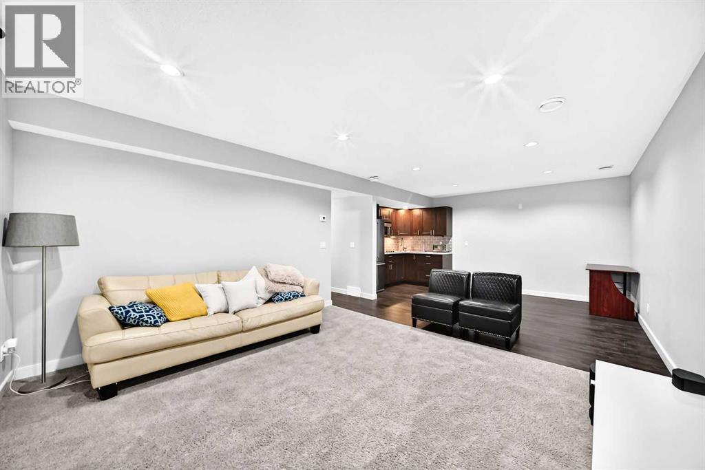 325 Evanspark Gardens NW - 36