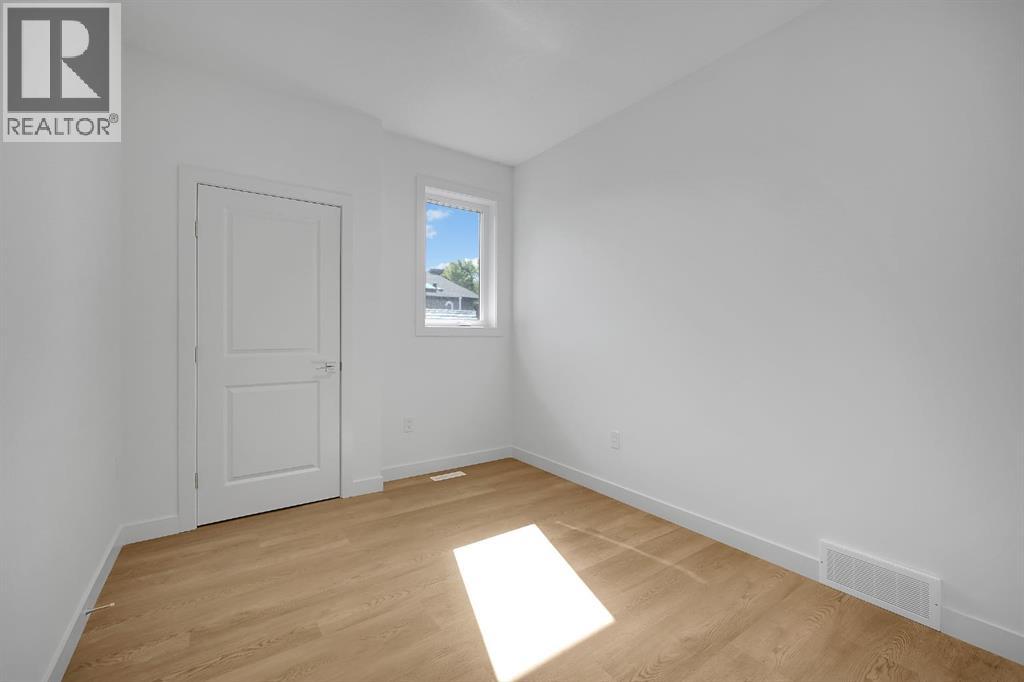 922 17 Avenue Northwest - Photo 15