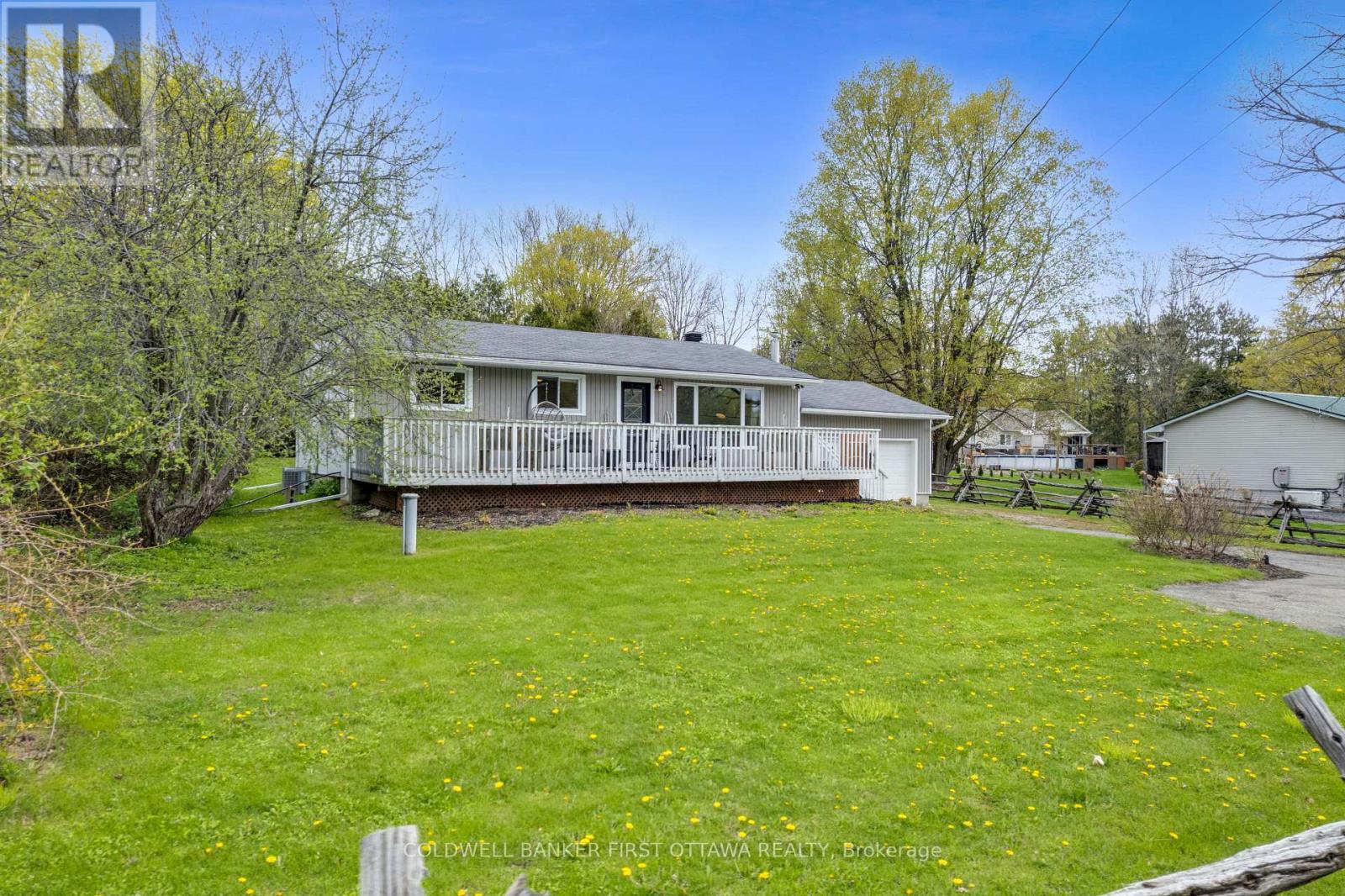2498 RIDEAU FERRY ROAD - 2