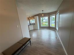 78 Goldfinch Crescent, Brandon, MB R7C1E1 Photo 6