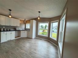 78 Goldfinch Crescent, Brandon, MB R7C1E1 Photo 7