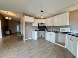 78 Goldfinch Crescent, Brandon, MB R7C1E1 Photo 9