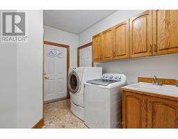 M/f&2/f - 185 Goulding Avenue, Toronto, ON M2R2P3 Photo 24