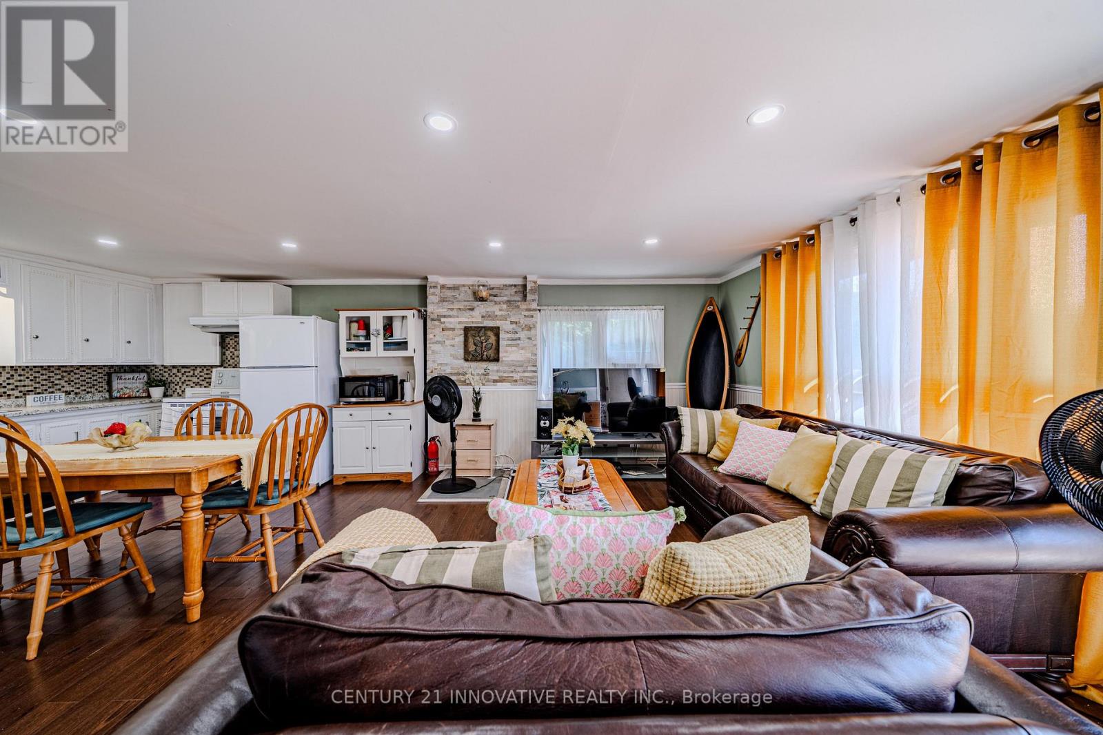 73 LOON STREET - Image 24