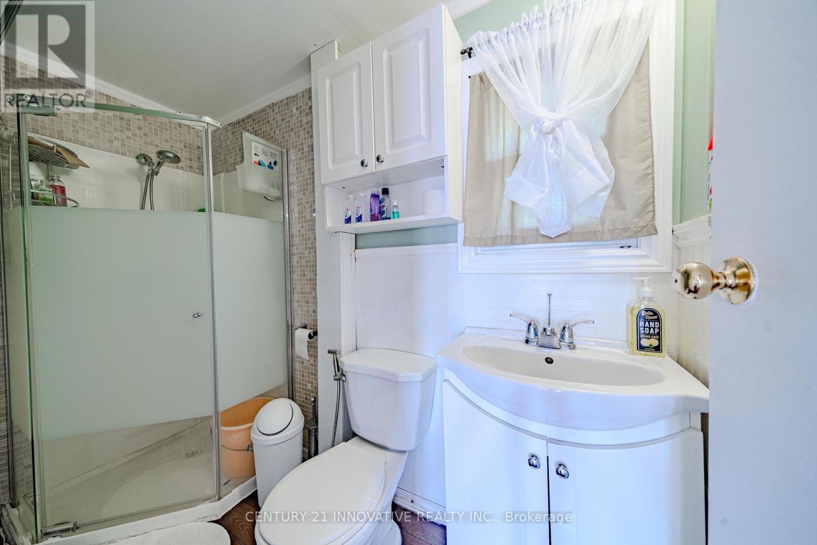 73 LOON STREET - Image 32