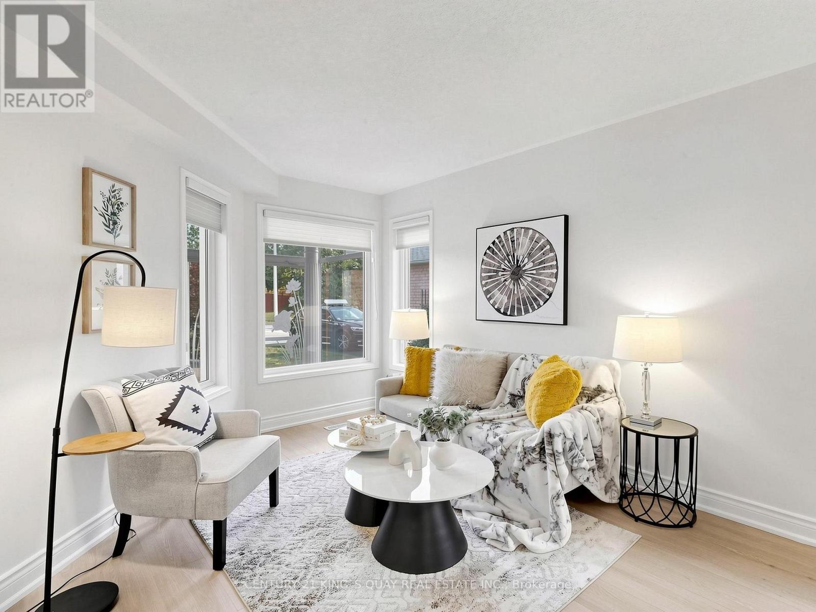 72 DUNSMORE CRESCENT - 3