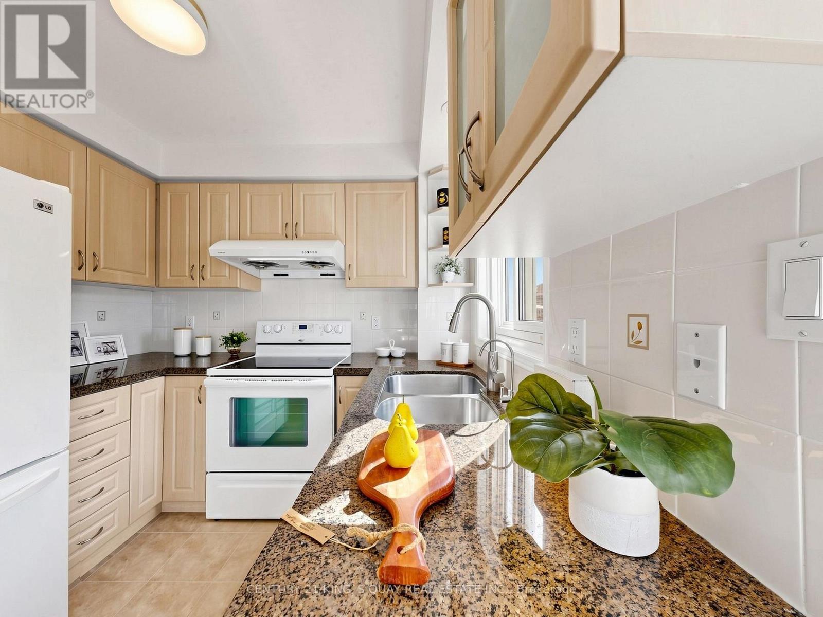 72 DUNSMORE CRESCENT - 7