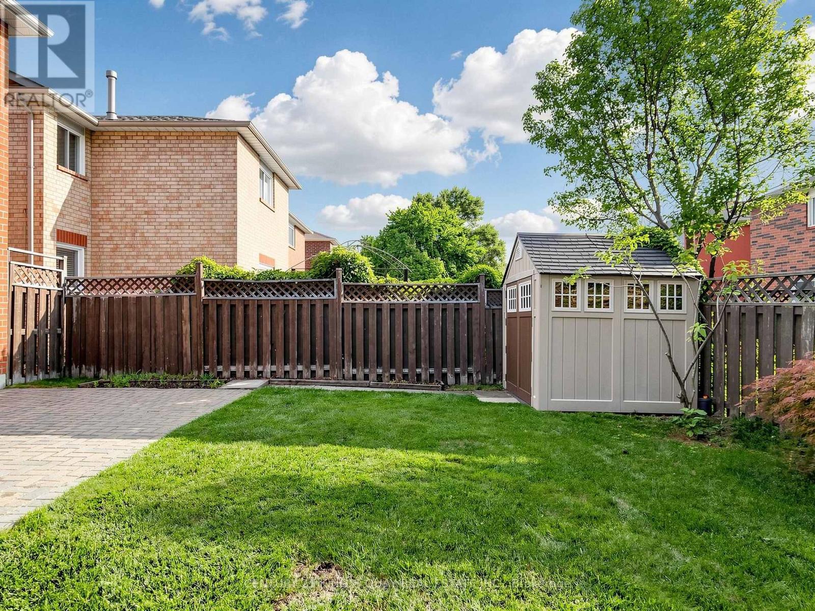 72 DUNSMORE CRESCENT - 24