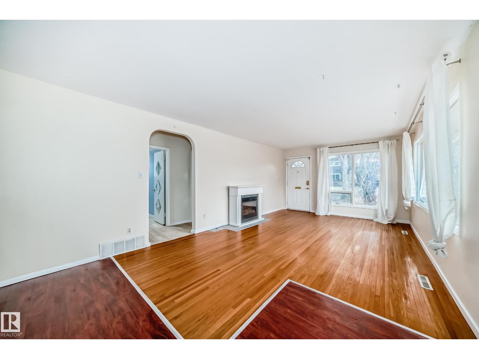 5204 112 AV NW, Highlands (Edmonton), Edmonton photo 3