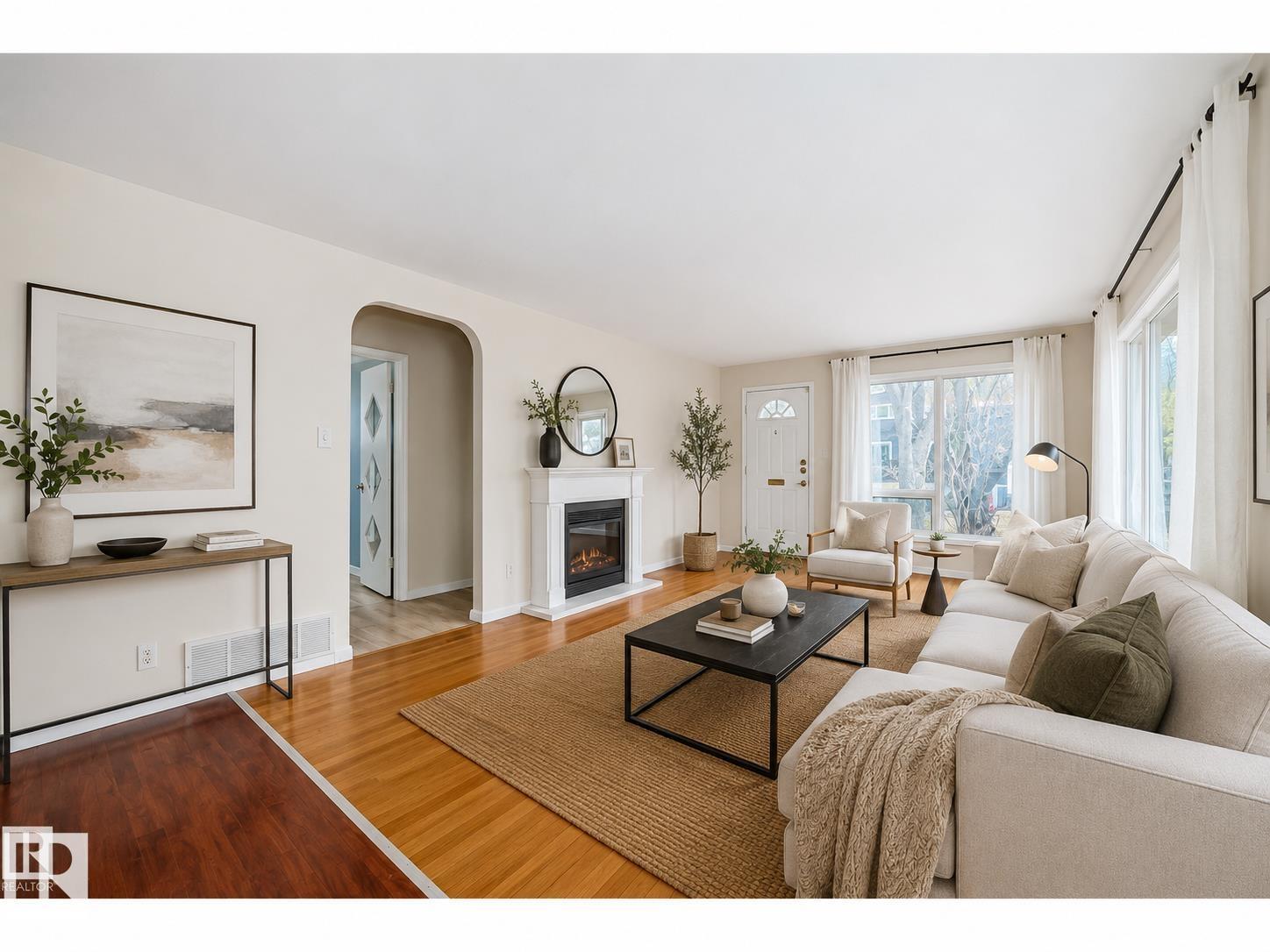 5204 112 AV NW, Highlands (Edmonton), Edmonton photo 2