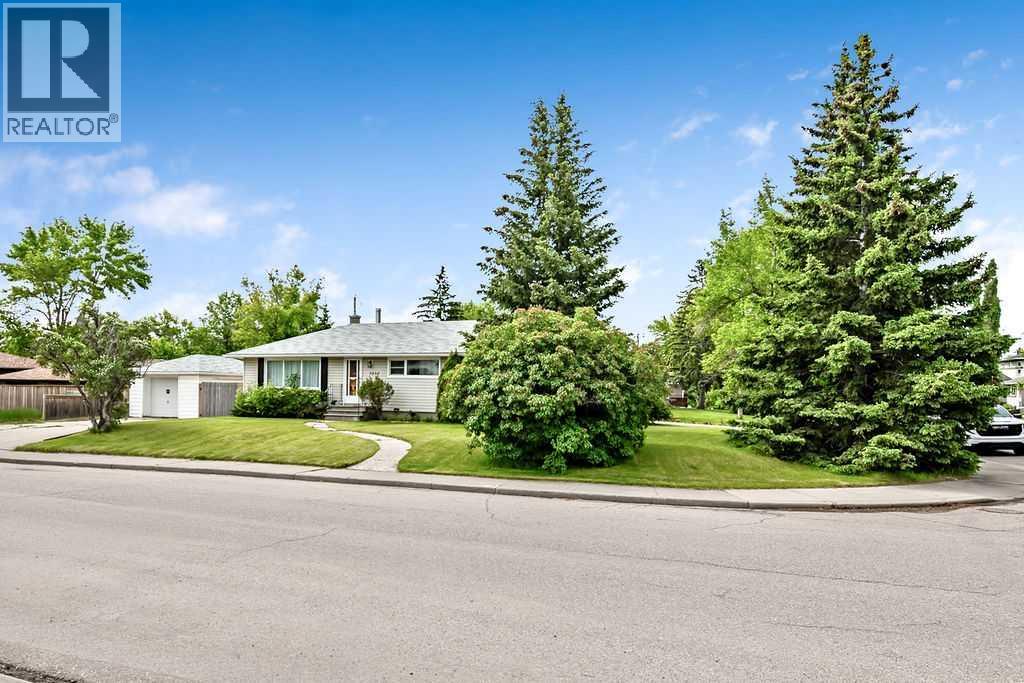 3807 25 Avenue Southwest