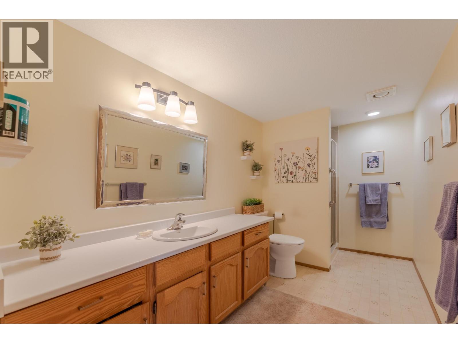 #210 272 GREEN Avenue W - Image 8
