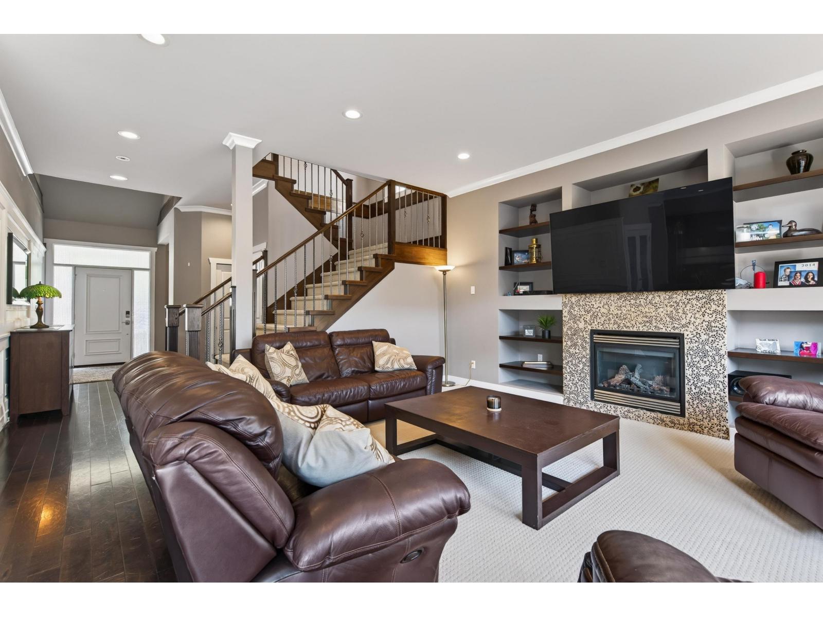 4 Bed, 4 Bath House for Sale in Surrey – 19160 69 AVENUE, Surrey – MLS# R3156112 - Image 9