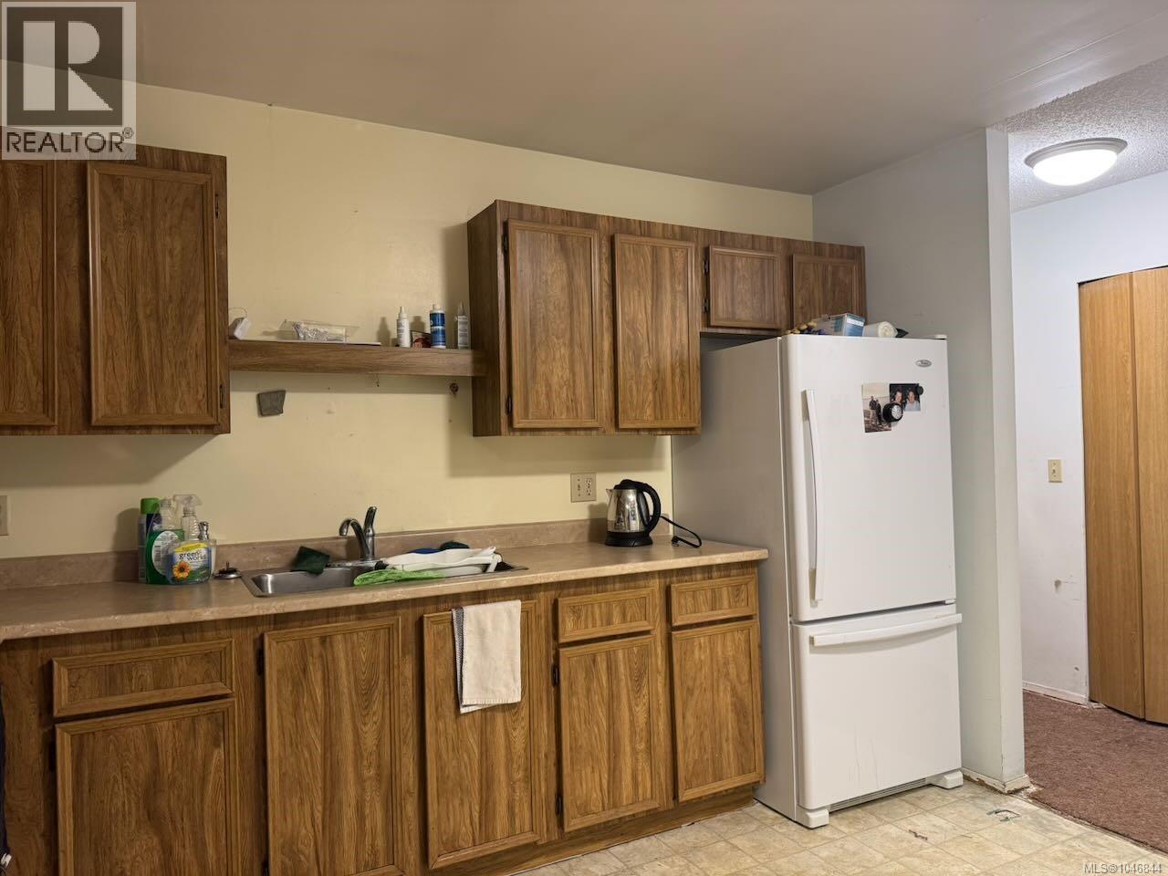 #407 4728 Uplands Dr - 6