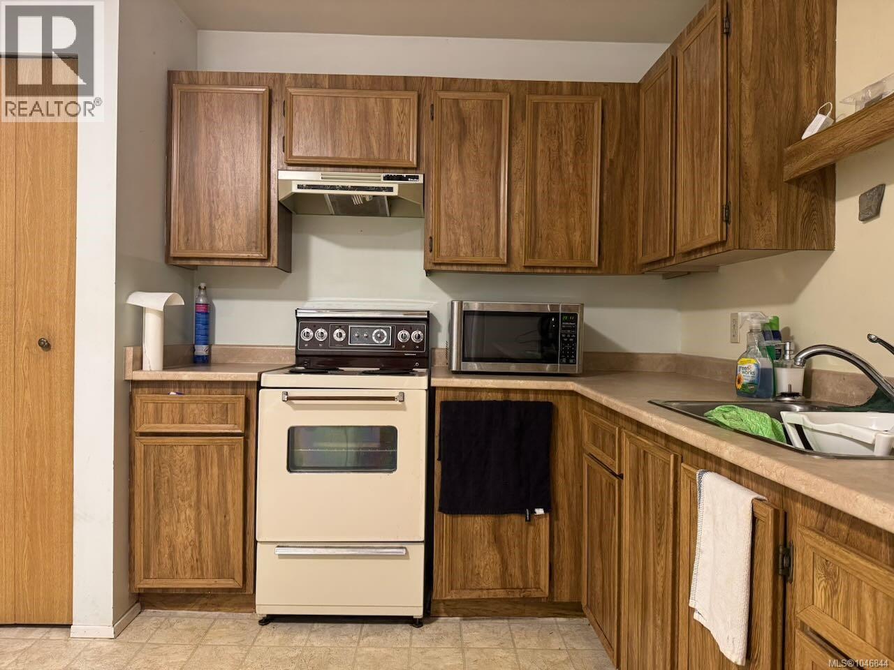 #407 4728 Uplands Dr - Image 8