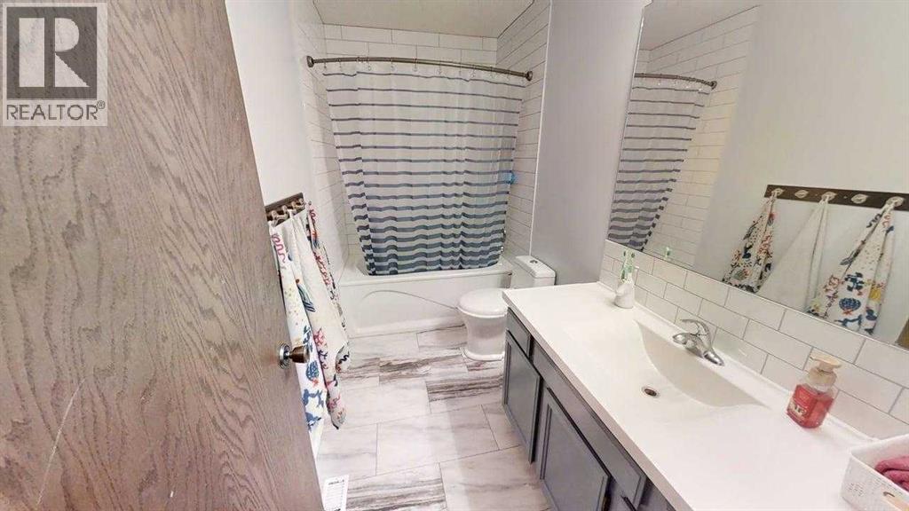42 Ridgewood Boulevard W - 17
