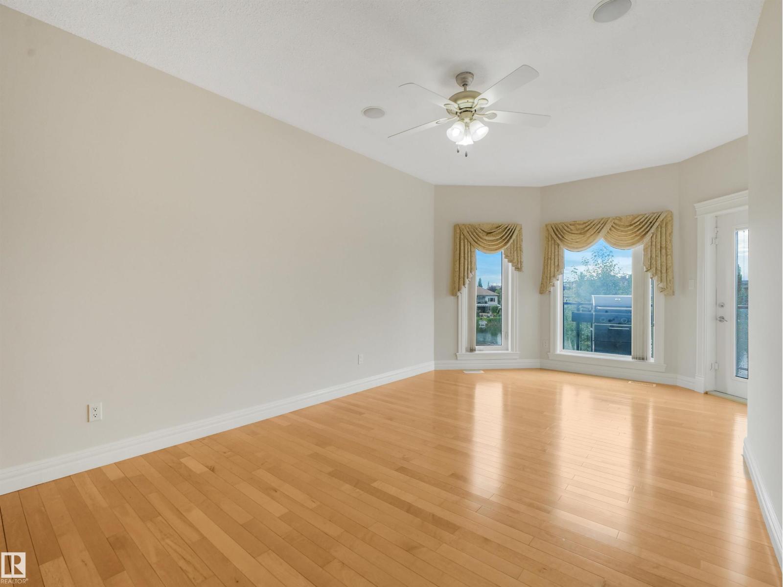 22 SHORES DR - 22